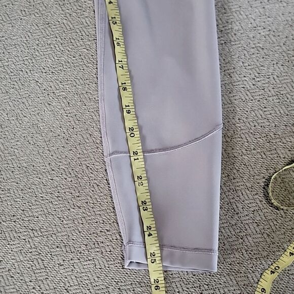 Lululemon In Movement Tight 25" Dark Chrome Legging - Size 4 - Picture 12 of 13